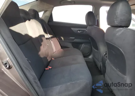 2015 Nissan Altima 2.5 z USA, uszkodzony, nr VIN 1N4AL3AP5FC201317